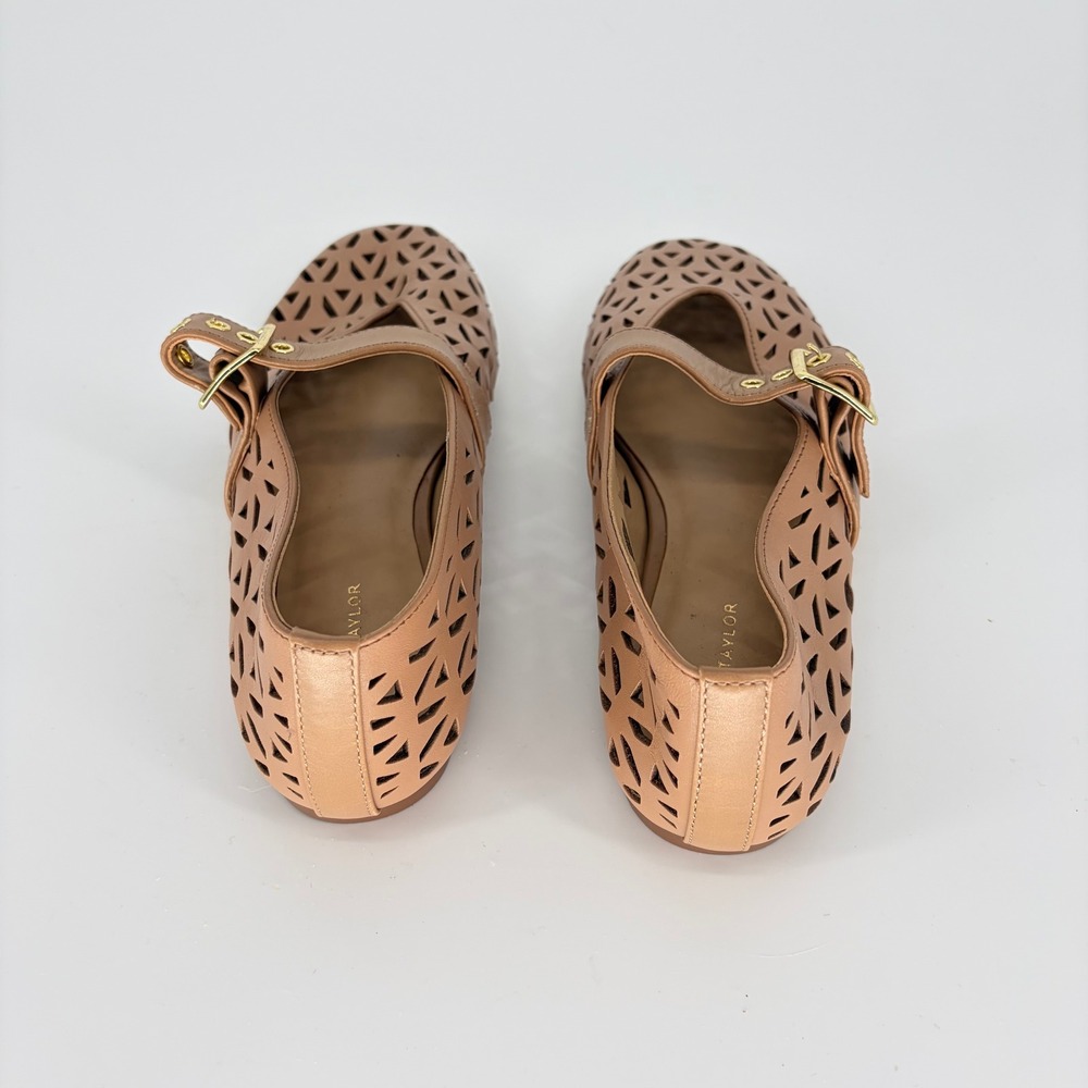 Ann Taylor Tan Leather Laser Cut Mary Jane Flats Gold Buckle Shoes Womens 6.5M - Picture 4 of 8
